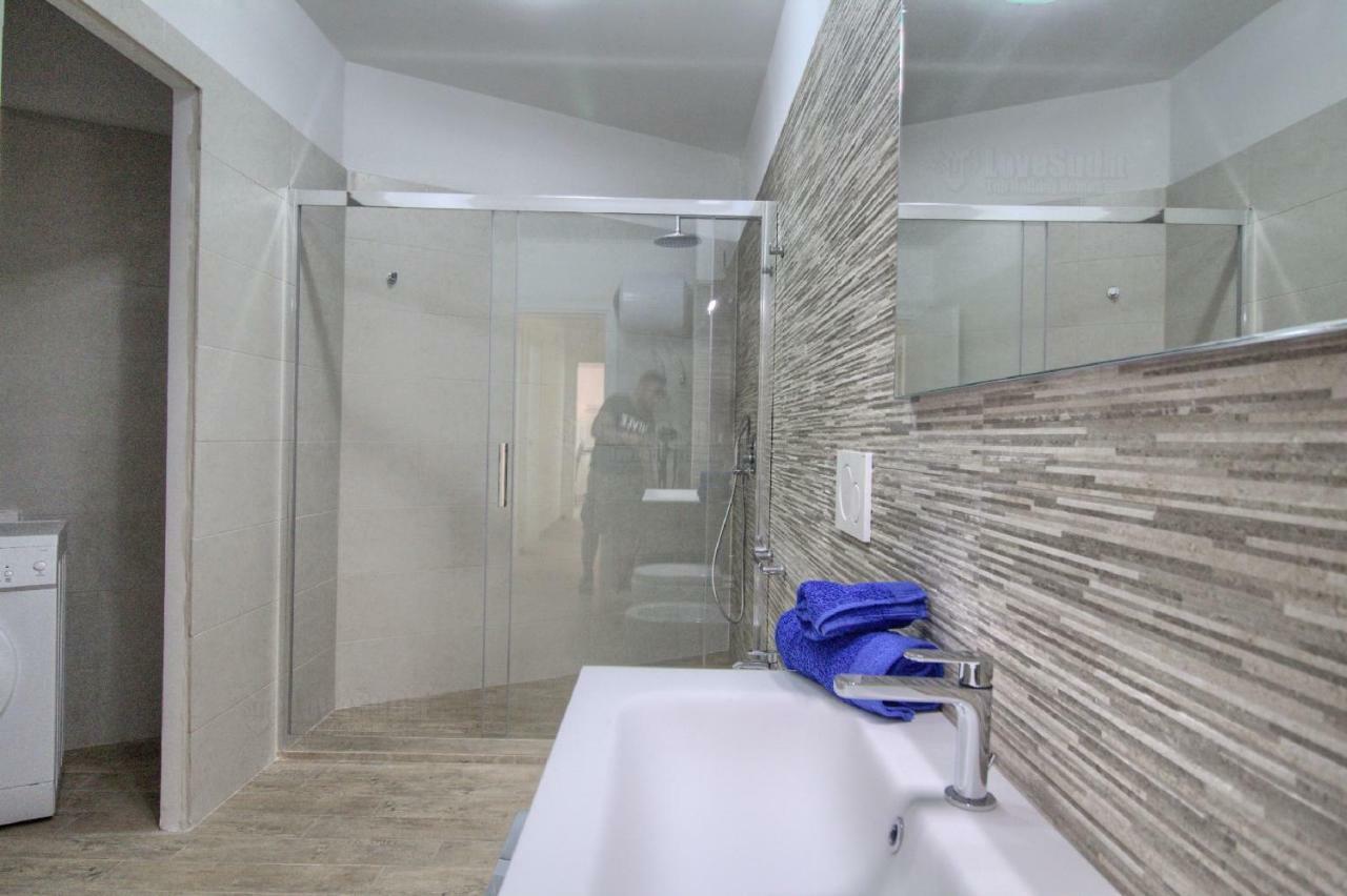 Jacuzzi Holiday Homes By Lovesud Santa Maria di Leuca Exterior photo